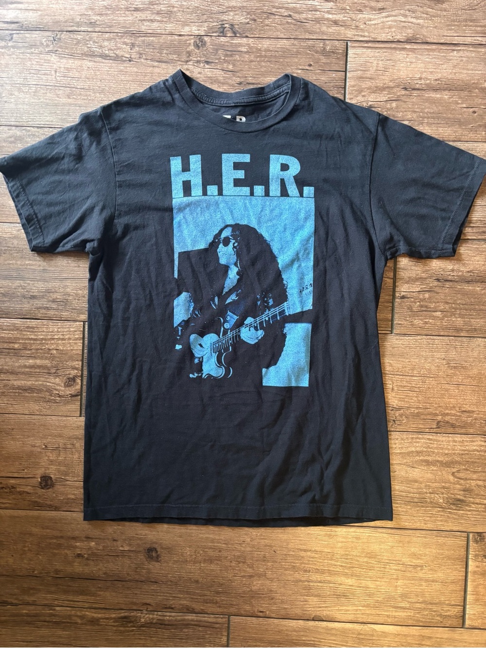 H.E.R. Singer shirt small graphic tee